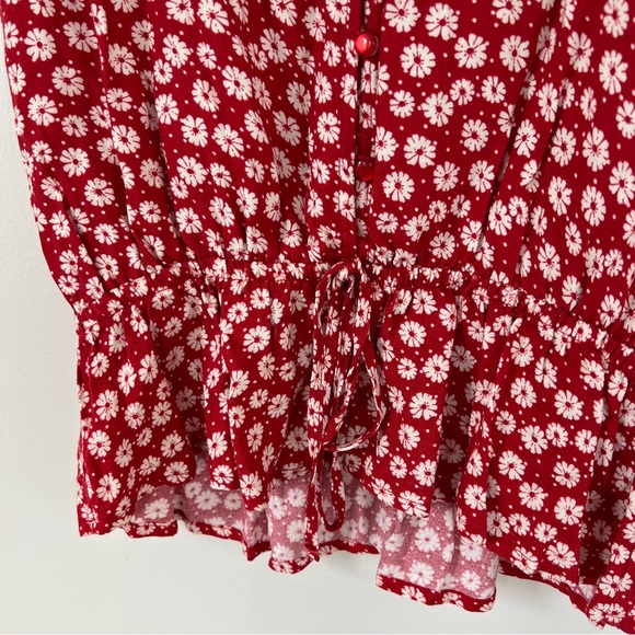 Red short sleeve top - Picture 3 of 4